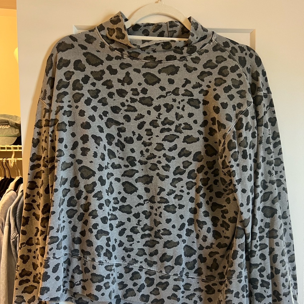 Sundry Mock Neck sweatshirt